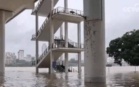 我国南方多地持续出现强降雨-南方遭遇持久强降雨