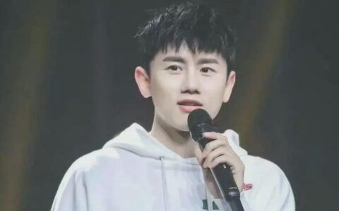 张杰带孩子游玩被偶遇-张杰有儿女吗知乎