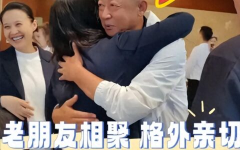 心酸！57岁王志文罕见露面，身材发福 头发掉谢顶，肿眼泡格外瞩目-王志文身体近况