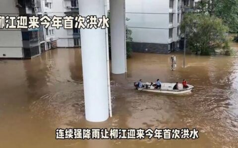 桂林男子驾艇救朋友顺手救20多人-桂林男子钓鱼