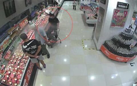 “内鬼”员工里应外合 单月偷肉7次近百斤-里应外合 什么意思
