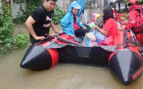 河南南阳遭遇极端暴雨，多支救援队伍已赶赴现场-河南南阳雨灾情况